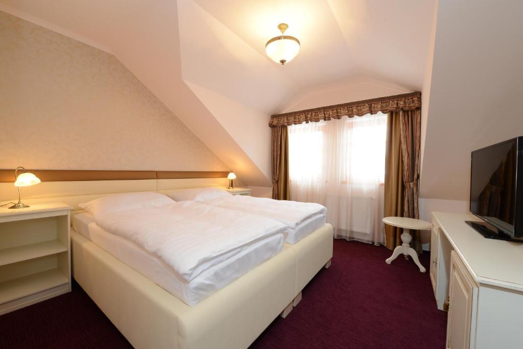 Hotel Gold Chotoviny Rom bilde
