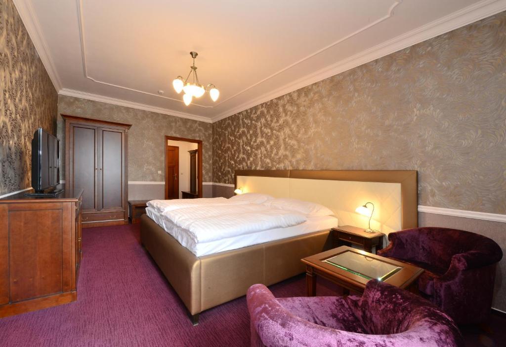 Hotel Gold Chotoviny Rom bilde