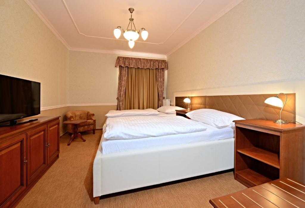 Hotel Gold Chotoviny Rom bilde