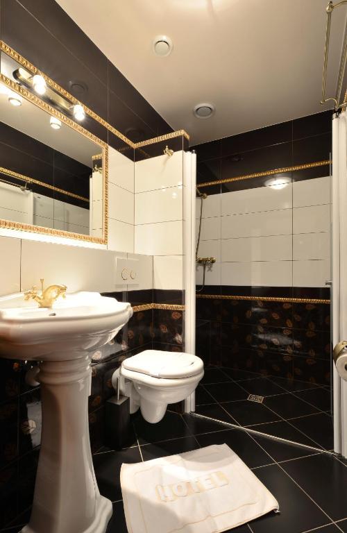 Hotel Gold Chotoviny Rom bilde