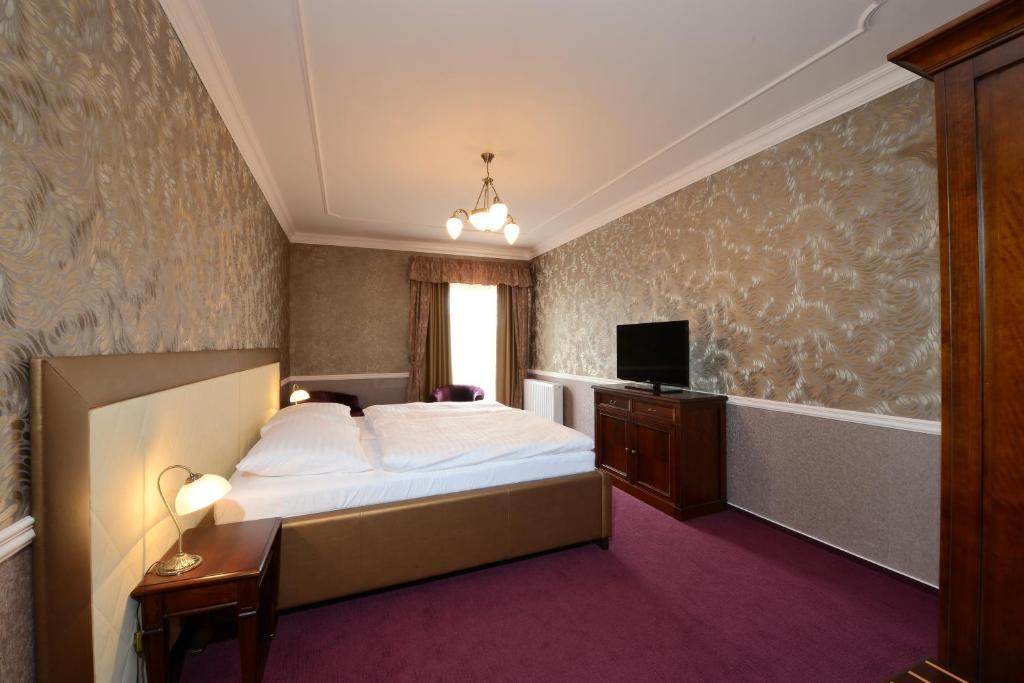 Hotel Gold Chotoviny Rom bilde